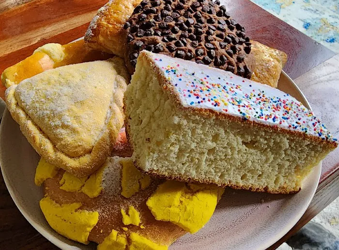 Lincoln Panaderia Bakery Picture 5