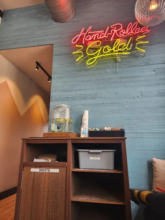Allie Boy’s Bagelry & Luncheonette Picture 8