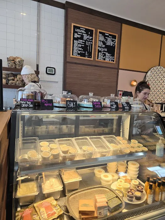 Allie Boy’s Bagelry & Luncheonette Picture 10