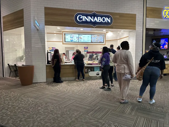 Cinnabon Picture 6