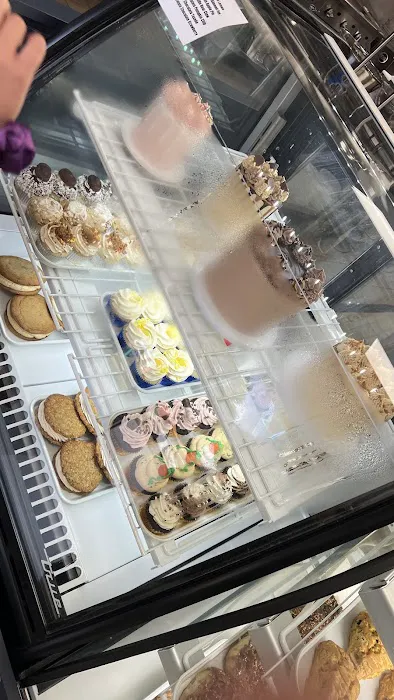Two Birds Bakery Café Picture 9