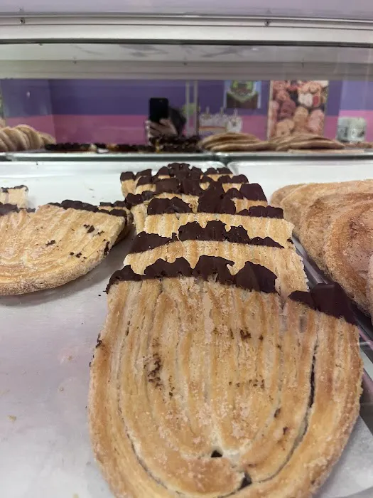 Del Carmen Bakery Picture 6