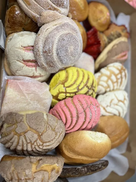 Del Carmen Bakery Picture 7