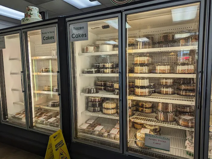 Paielli's Bakery Picture 10