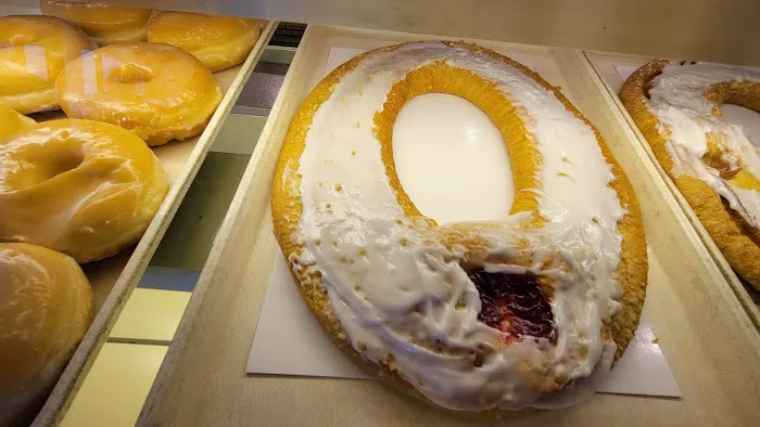 Paielli's Bakery Picture 5