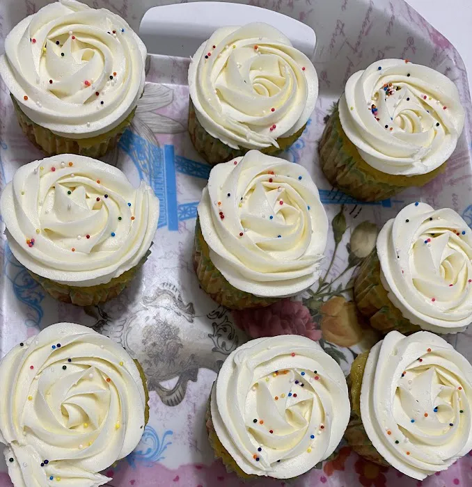 Maria's cupcakes n Custom Creations Picture 8