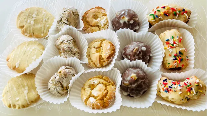 Lots-a-Knots Italian Bakery Picture 8