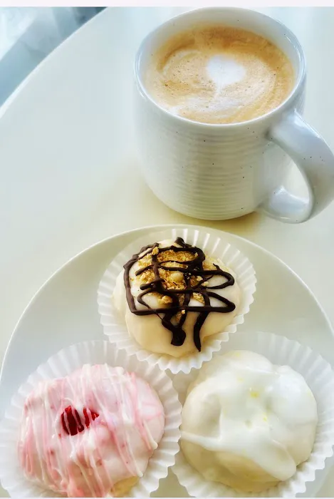 Lots-a-Knots Italian Bakery Picture 4