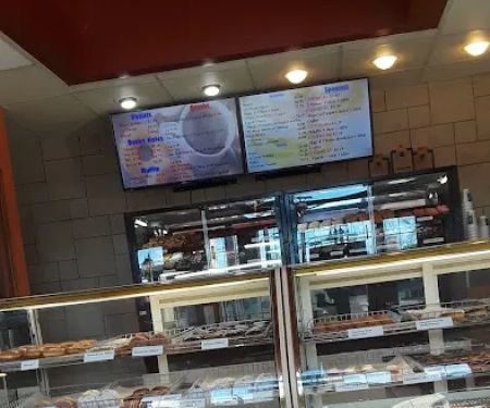 Roll N Donut Cafe
