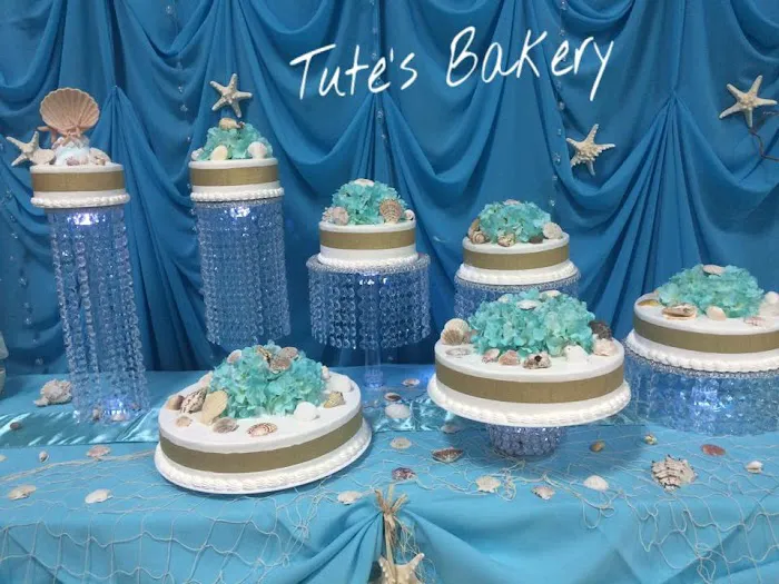 Tute's Bakery and Taqueria Picture 3