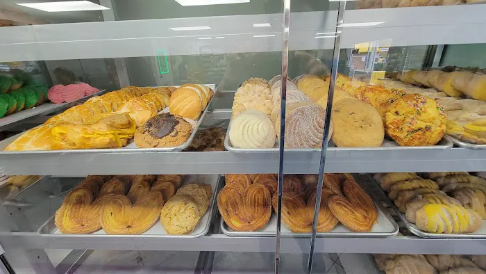 Tute's Bakery and Taqueria Picture 6