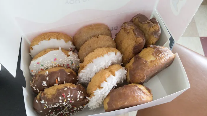 Lee Donuts Picture 7
