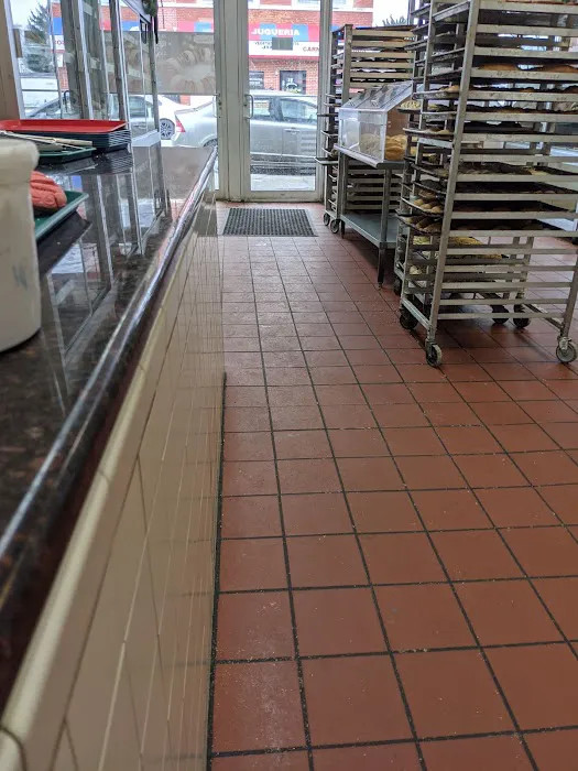 Panaderia La Azteca Picture 1