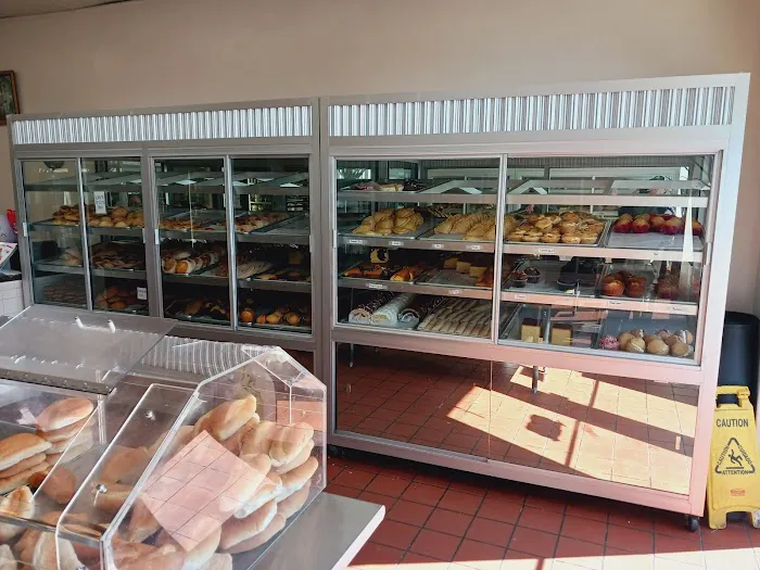 Panaderia La Azteca Picture 4