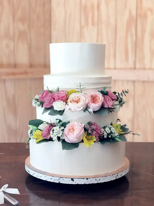 EK Cakery LLC Picture 2