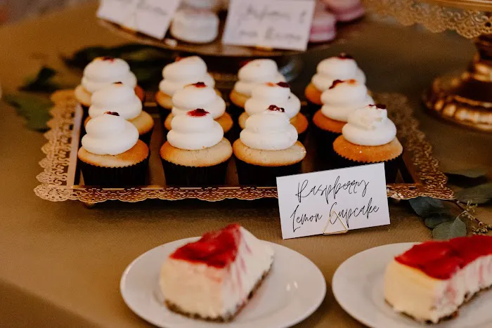 EK Cakery LLC Picture 4