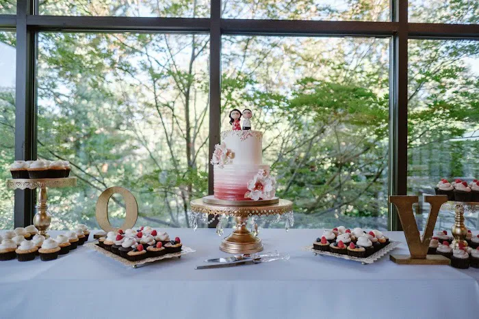 EK Cakery LLC Picture 7