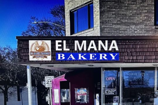 El Mana Bakery