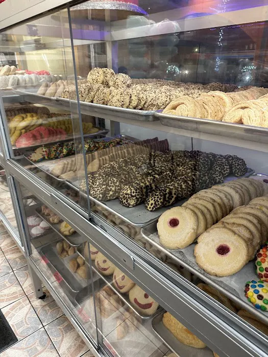 La Chicanita Bakery Picture 4
