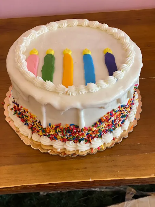 Smallcakes: A Cupcakery and Creamery- Aurora, IL Picture 10
