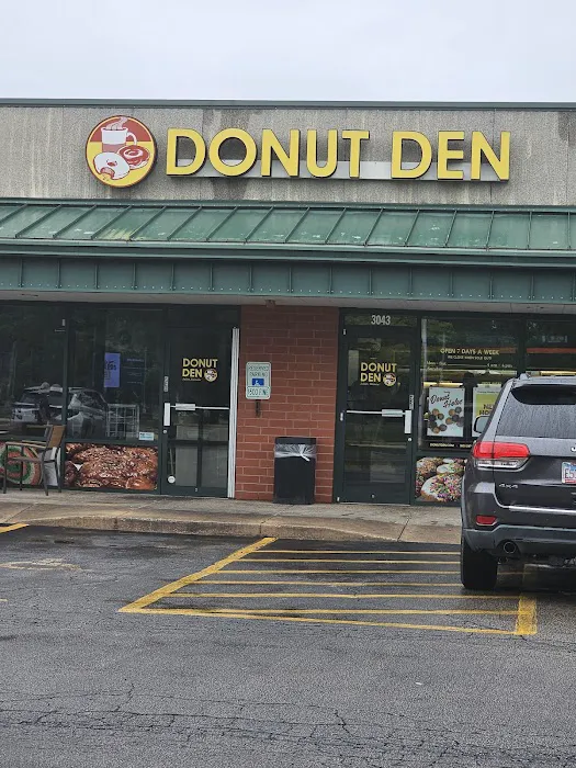 Donut Den Picture 1