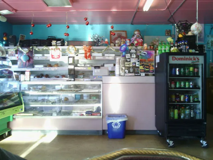 Joliet Bakery Deli & Liquors Picture 6