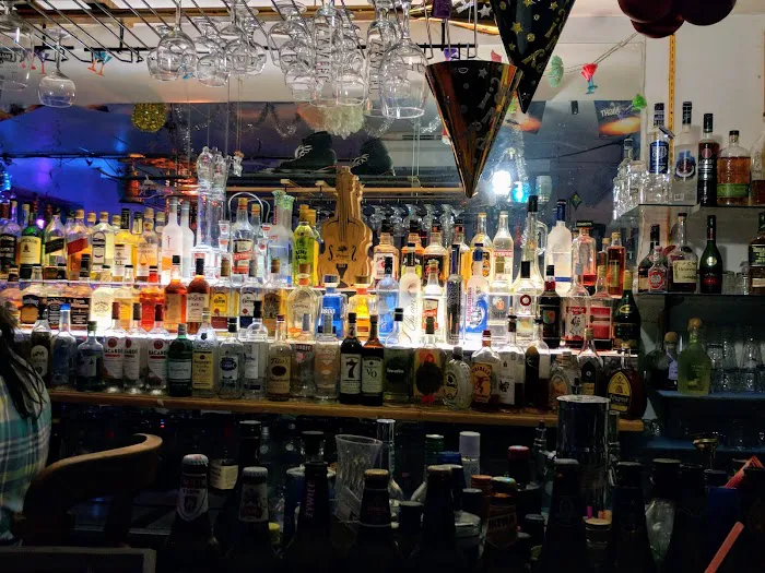 Joliet Bakery Deli & Liquors Picture 9