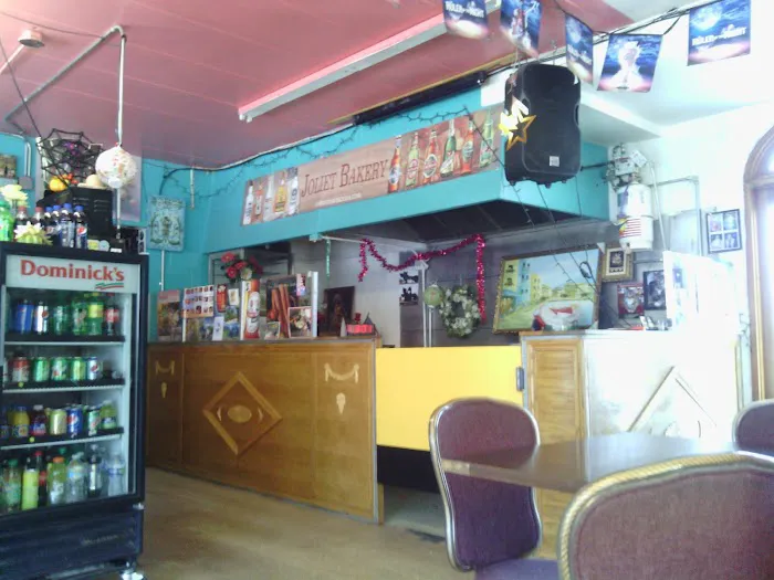 Joliet Bakery Deli & Liquors Picture 3