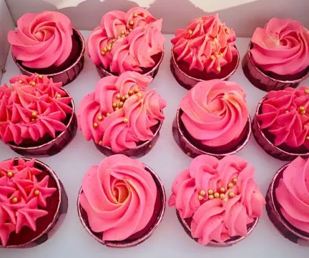 Queen Cupcakes (Inquire via email Only)