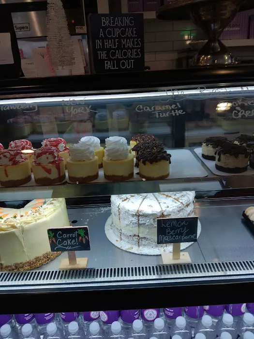 Area 51 Cupcakery Picture 7