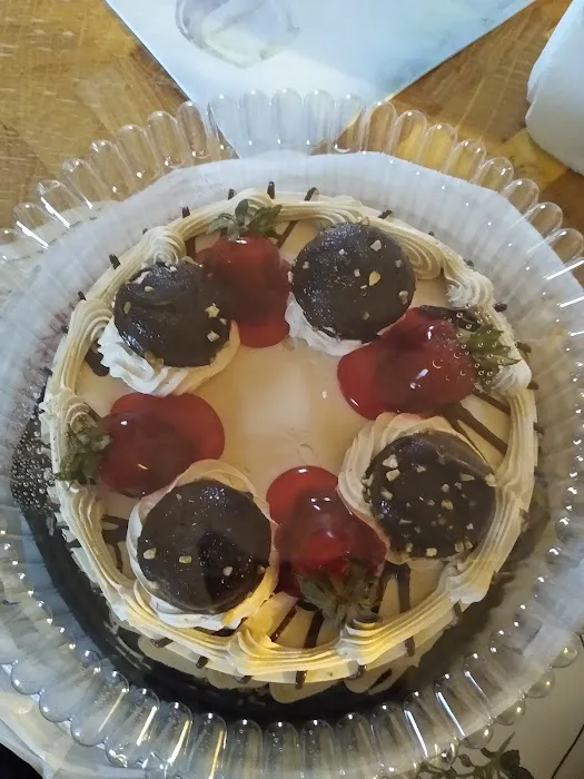 La Illusion Bakery Picture 9