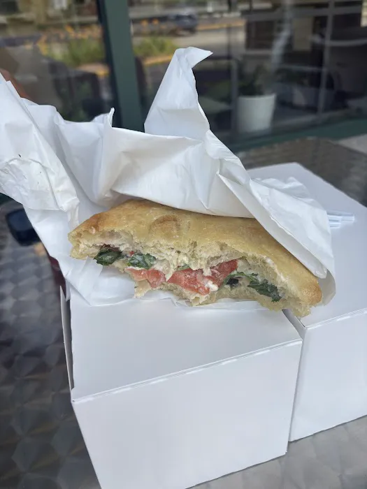 Lavish Bakehouse Picture 3