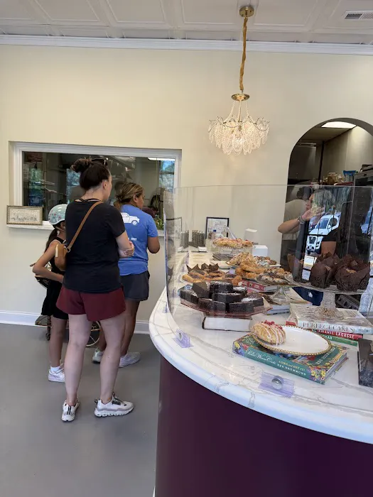 Lavish Bakehouse Picture 10