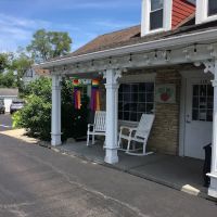 Long Grove Apple Haus ico