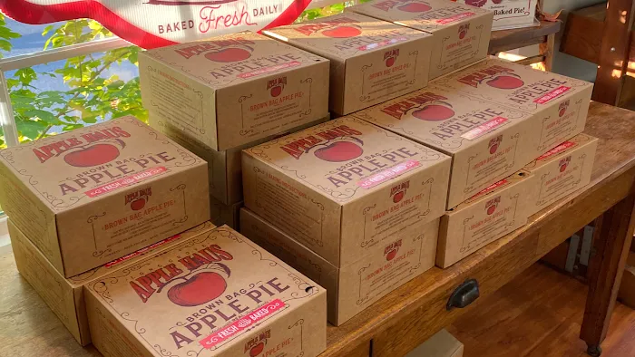 Long Grove Apple Haus Picture 2
