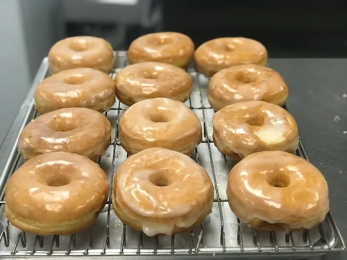 Roll N Donut Cafe & Douangchay's Kitchen Store Picture 2