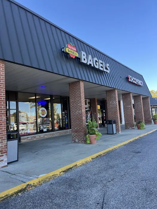 Big Apple Bagels Picture 10