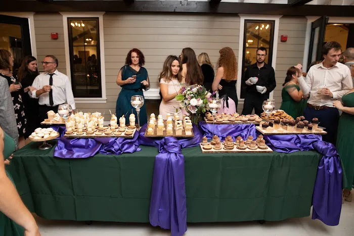 Eye Candy Bake Shop Picture 2