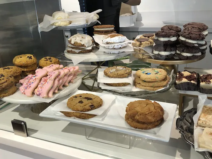 Eye Candy Bake Shop Picture 3