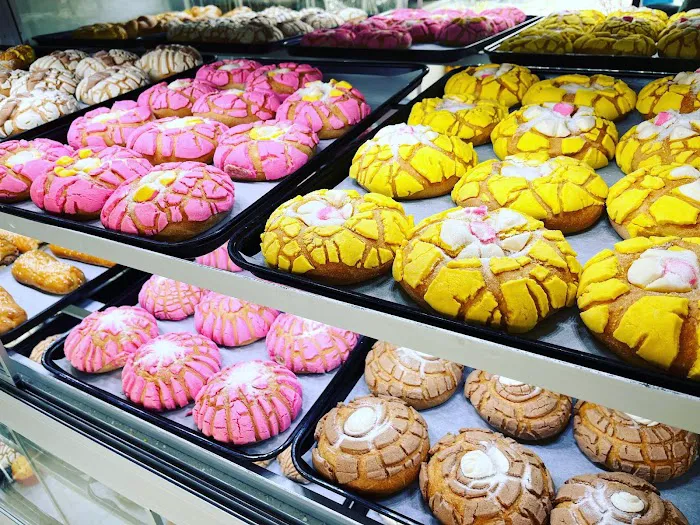 Los Morales Bakery Picture 10