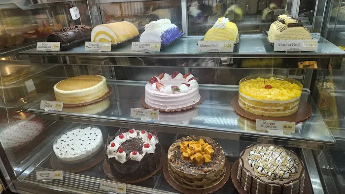 Red Ribbon Bakeshop Picture 2