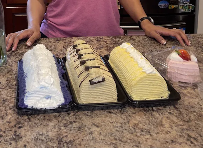 Red Ribbon Bakeshop Picture 6