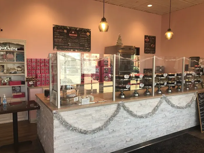 Smallcakes Cupcakery and Creamery Picture 9