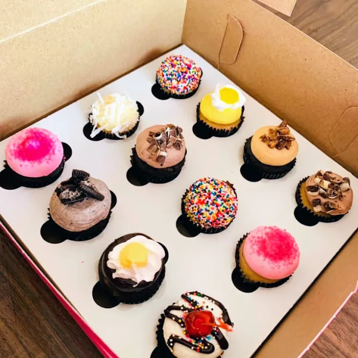 Smallcakes Cupcakery and Creamery Picture 2