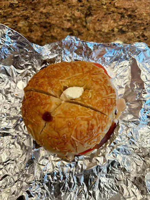 Elle's Deli & Bagels Picture 7