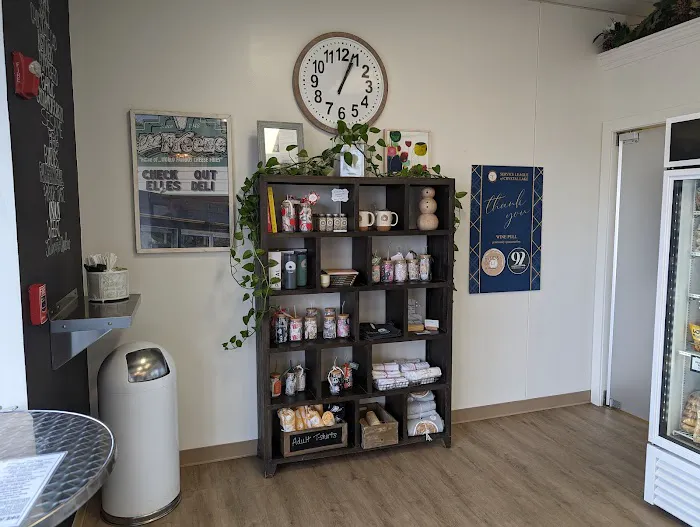 Elle's Deli & Bagels Picture 8