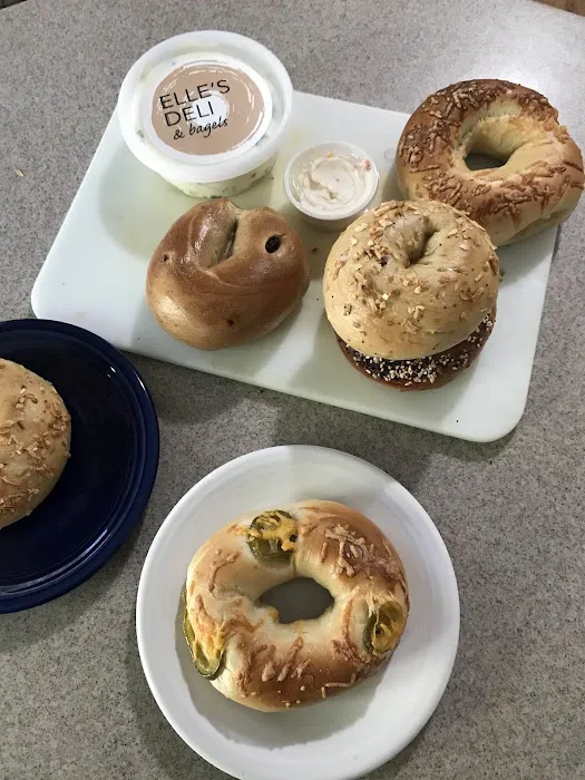Elle's Deli & Bagels Picture 3