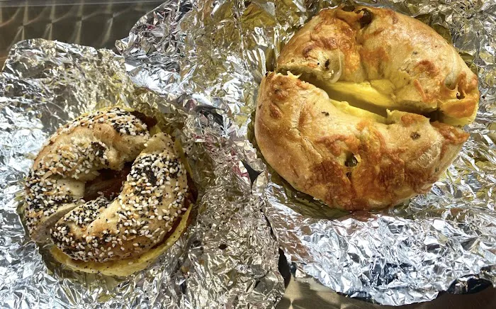 Elle's Deli & Bagels Picture 10