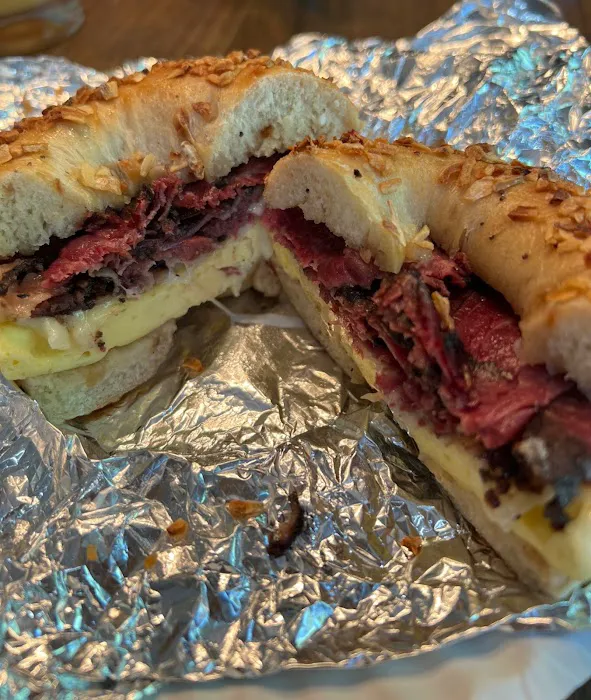 Elle's Deli & Bagels Picture 4