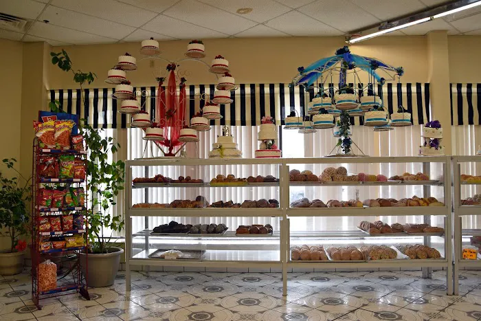 El Chicanito Bakery Picture 10